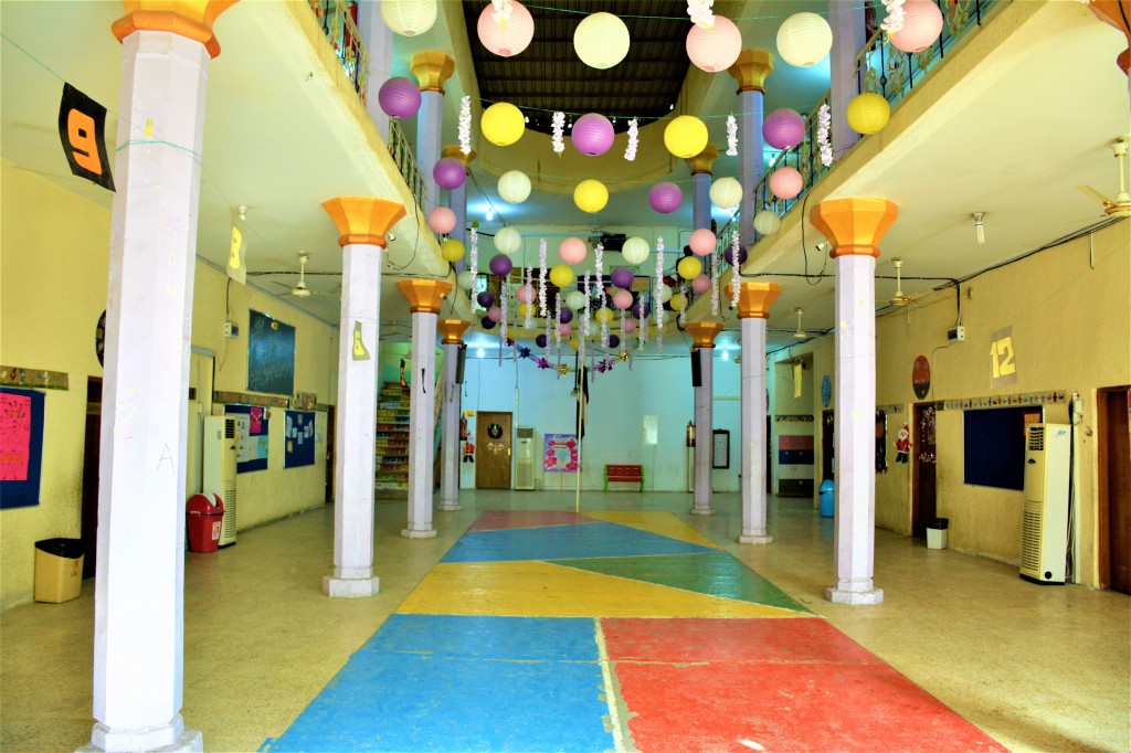 ساحات داخلية للطلاب